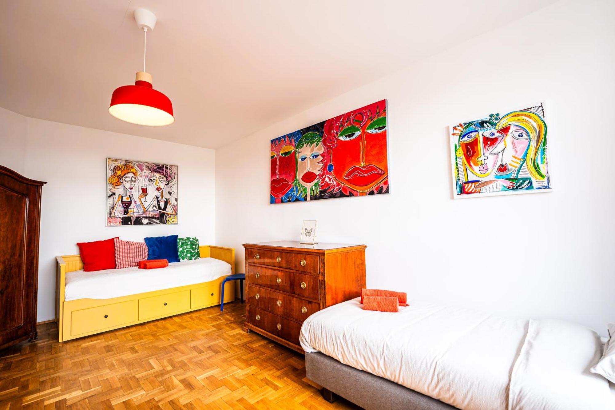Artsy Loft Downtown 2 *